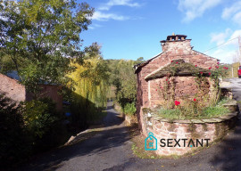 Propriété de 36 ares avec habitation rénovée de11 pièces dont 4 chambres plus bâtiments annexes rénovés GARAGE-FOUR A PAIN -POULAILLERS-GRANGE SAINT SEVER DU MOUSTIER