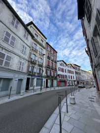 Un beau T3 rénové au centre BAYONNE