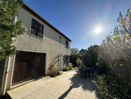 Villa non mitoyenne sans vis à vis avec garage + terrain attenant ARLES