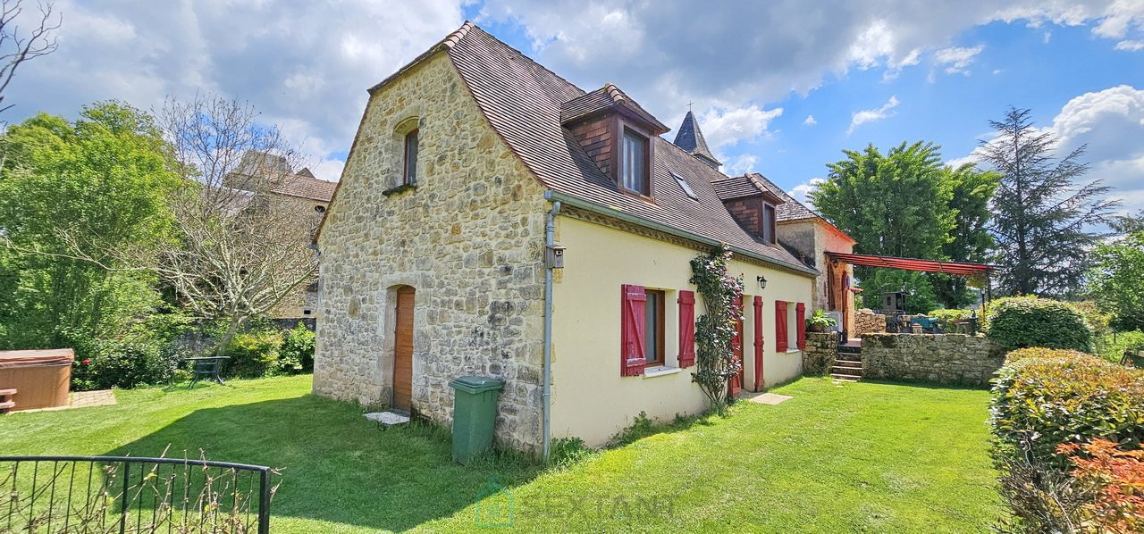 
                                                Vente
                                                 15 km from Sarlat a 147m² house with 3 bedroom