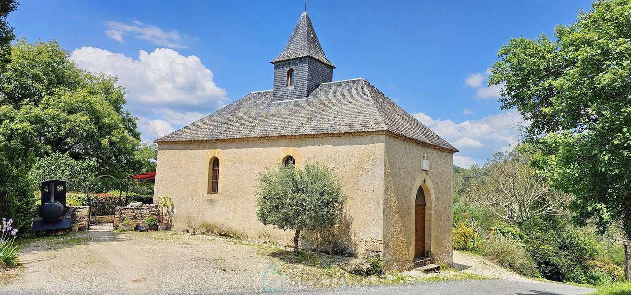 
                                                Vente
                                                 15 km from Sarlat a 147m² house with 3 bedroom