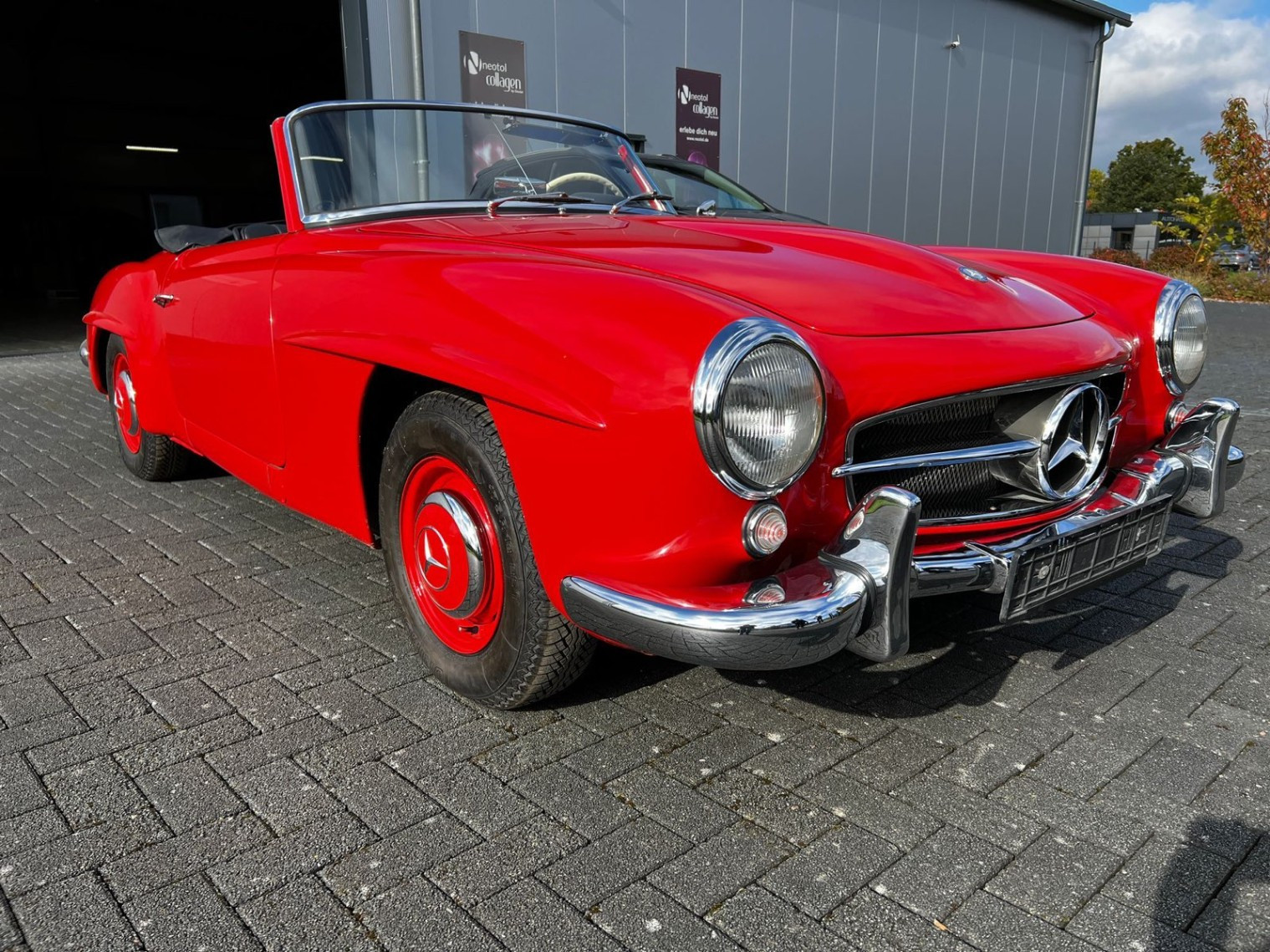 
                                                Voiture
                                                 1954 Mercedes-Benz 190 SL