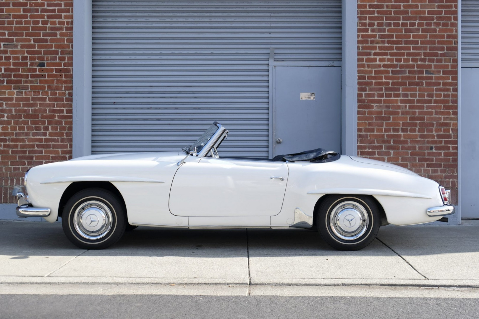 
                                                Voiture
                                                 1956 Mercedes 190SL