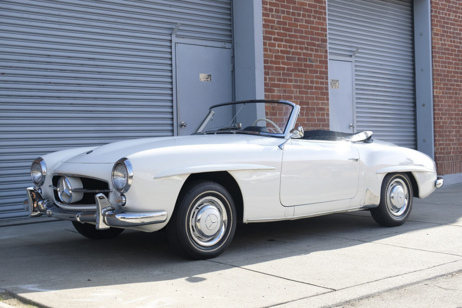 
                                                Voiture
                                                 1956 Mercedes 190SL