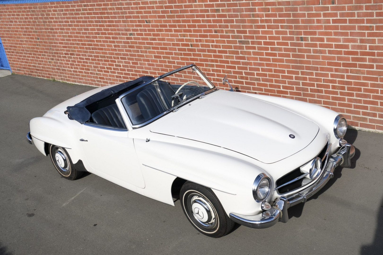 
                                                Voiture
                                                 1956 Mercedes 190SL