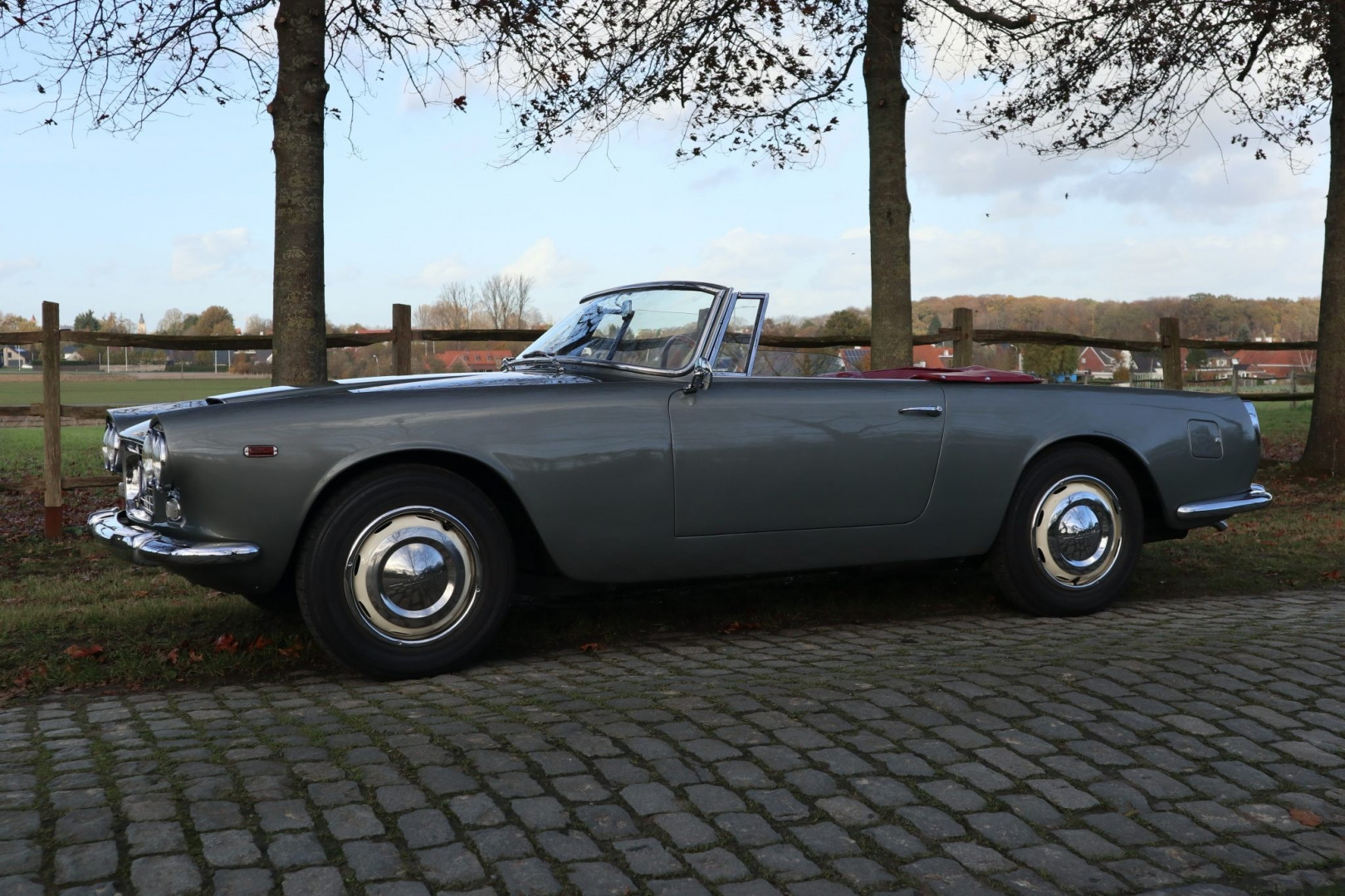 
                                                Voiture
                                                 1961 Lancia Flaminia GT 2.5 1C Touring Convertible