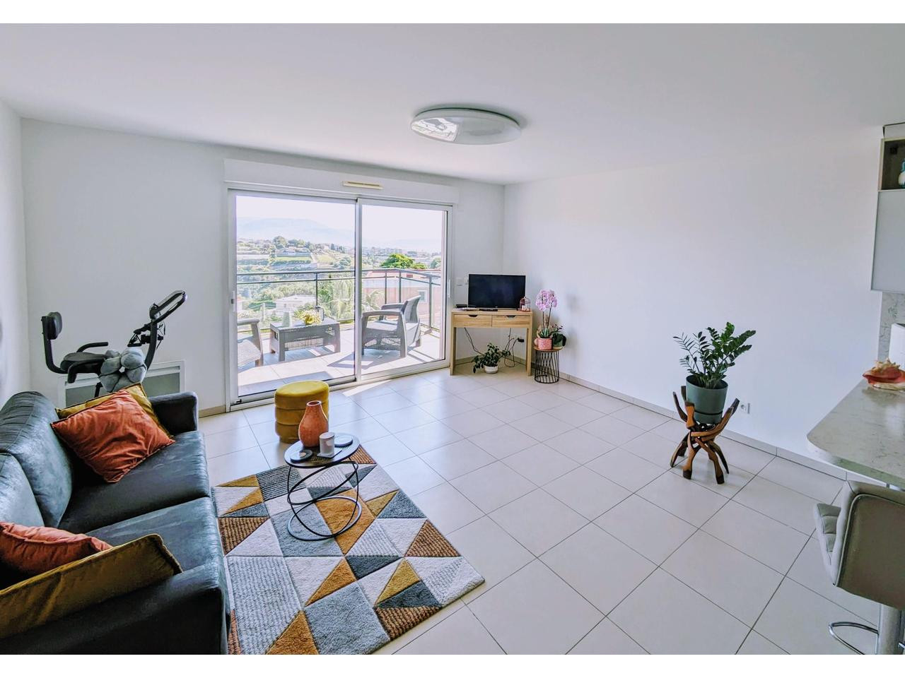 
                                                Vente
                                                 3 pièces en DERNIER ETAGE VUE MER a Nice ouest FABRON a vendre