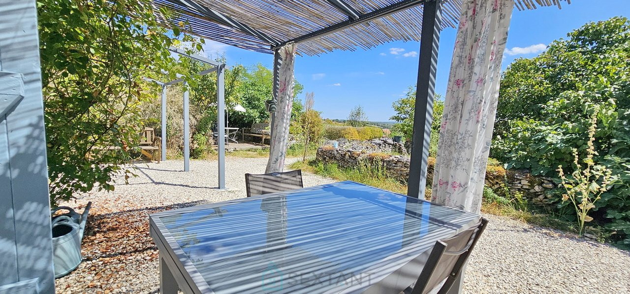 
                                                Vente
                                                 A Rocamadour belle longère avec piscine avec une superbe vue.