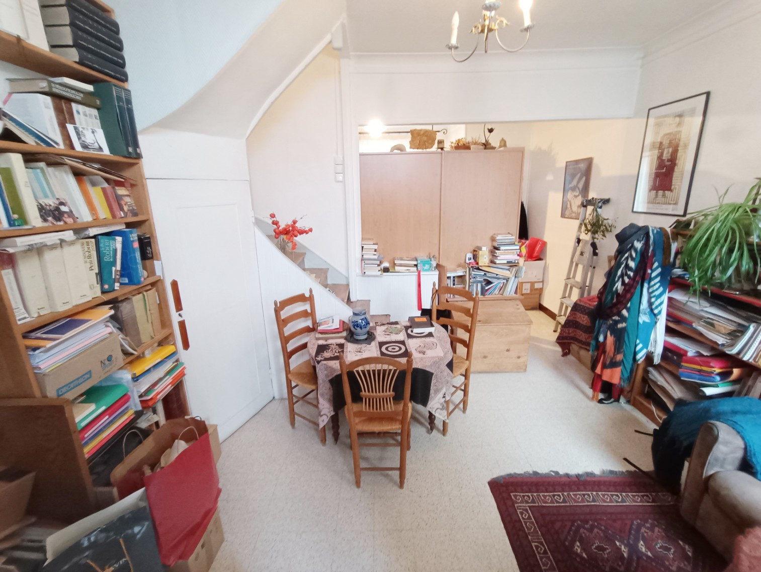 
                                                Vente
                                                 Amiénoise 2 chambres, bureau, cour St Pierre