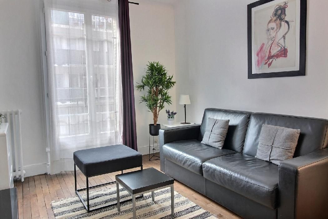 
                                                Location
                                                 Appartement - 2 pièces - 35 m² - Champ de Mars (loyer tout inclus)