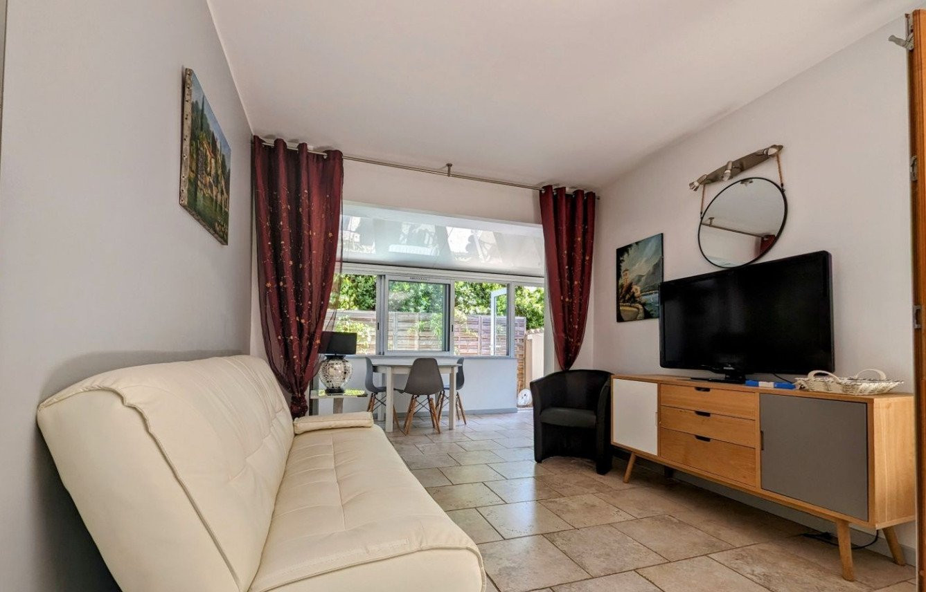 
                                                Vente
                                                 Appartement 2 pièces Antibes Salis