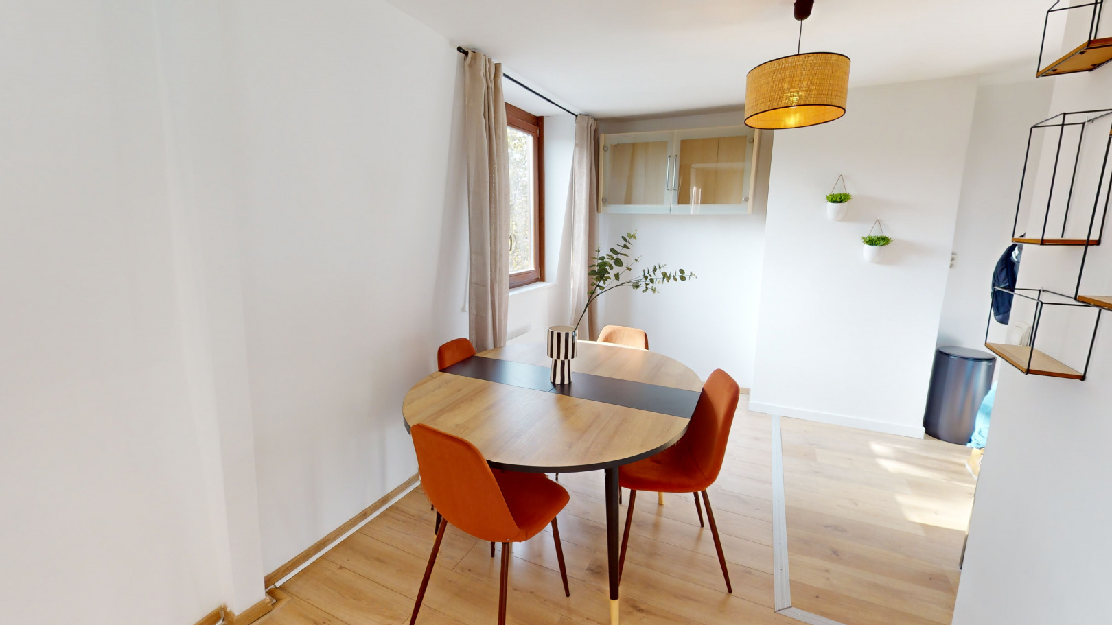 
                                                Location
                                                 Appartement 2 pièces rénové et meublé à Lille