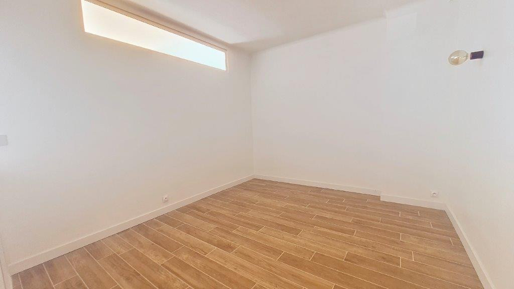 
                                                Vente
                                                 SOUS COMPROMIS Appartement  3 Pièce(s) 68 m²