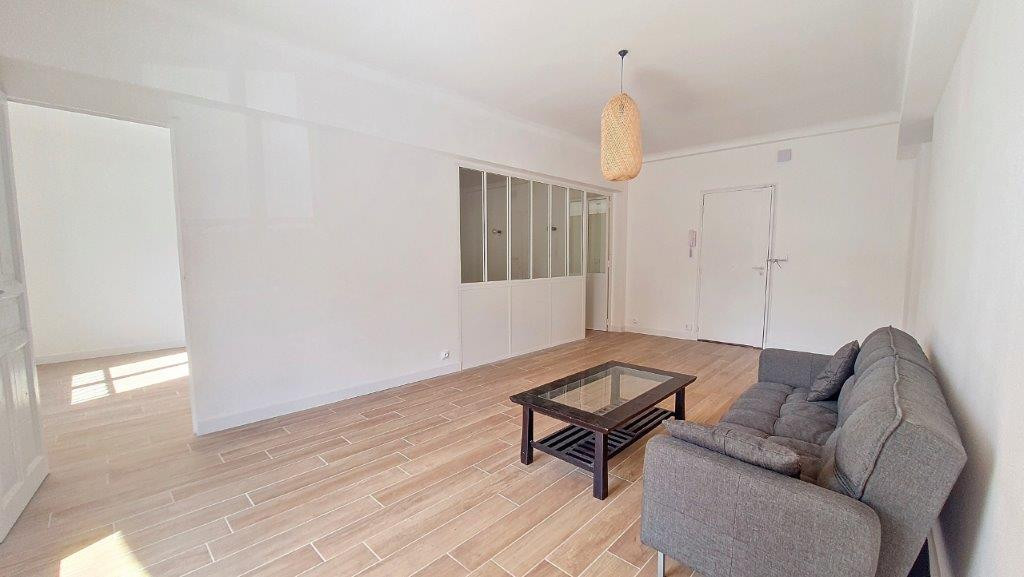 
                                                Vente
                                                 SOUS COMPROMIS Appartement  3 Pièce(s) 68 m²