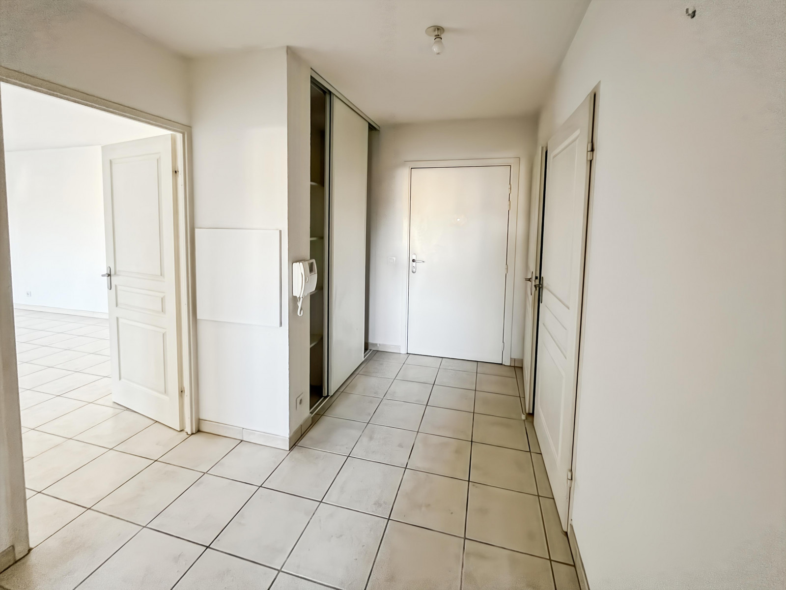 
                                                Vente
                                                 Appartement 3 pièces