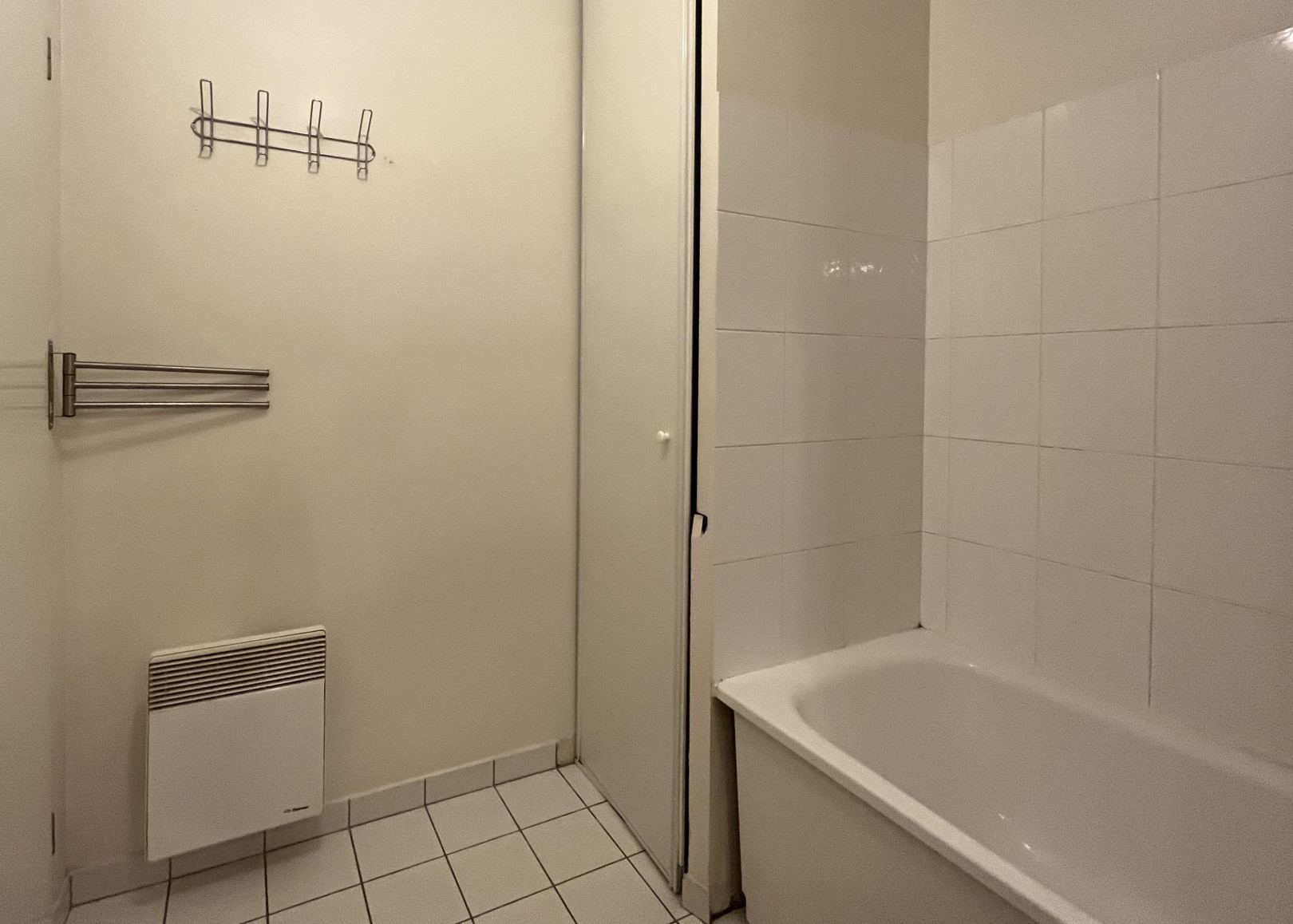 
                                                Vente
                                                 Appartement 3 pièces à 2 min du métro ligne 14