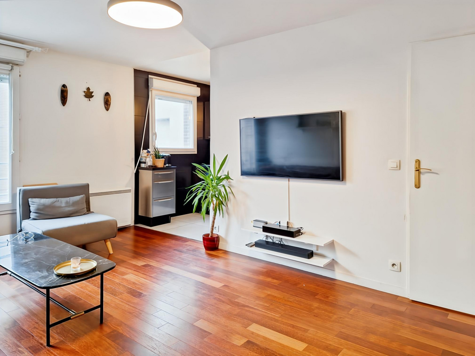 
                                                Vente
                                                 Appartement 3 pièces à 2 min du métro ligne 14