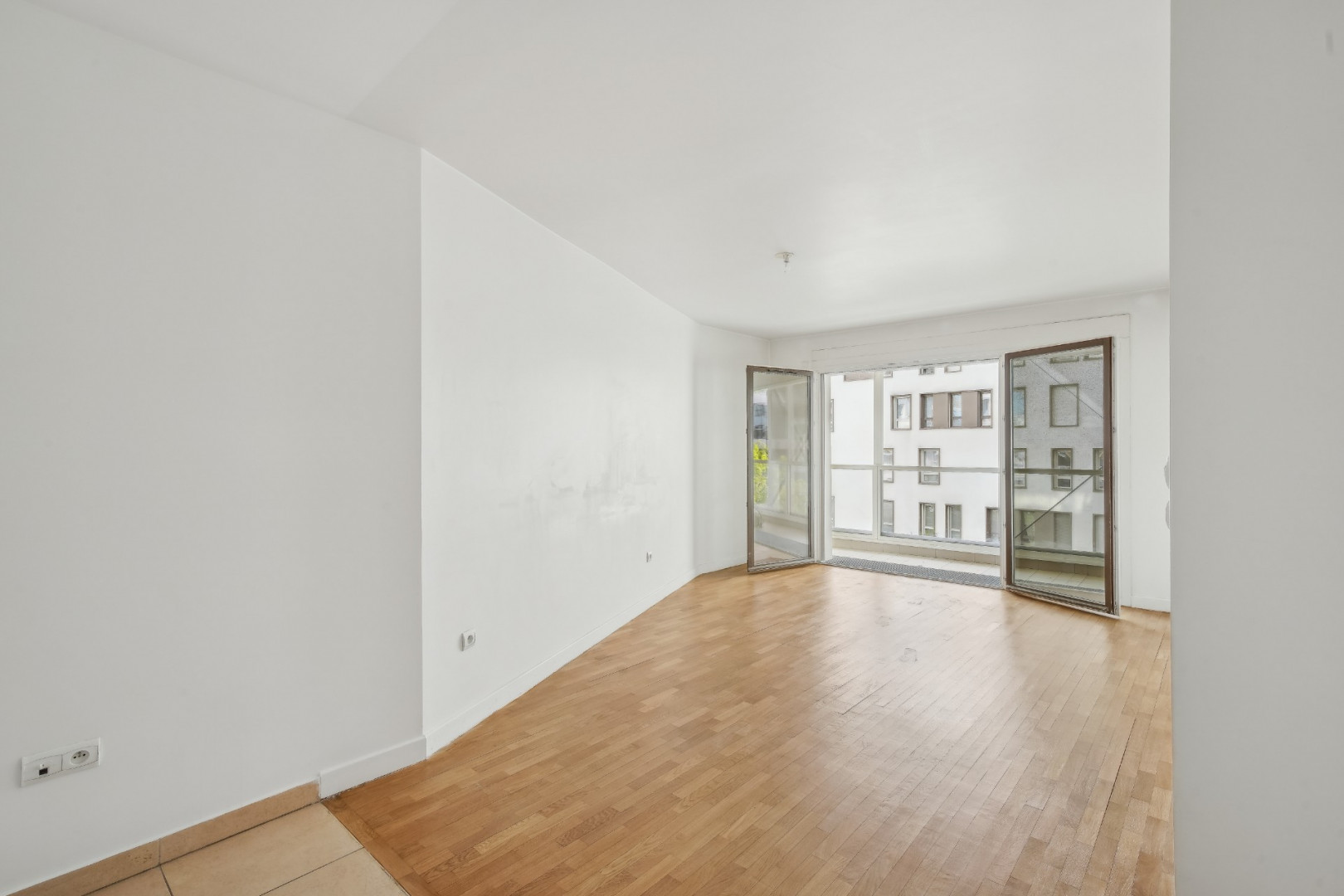 
                                                Vente
                                                 Appartement 3 pièces avec balcon + Parking