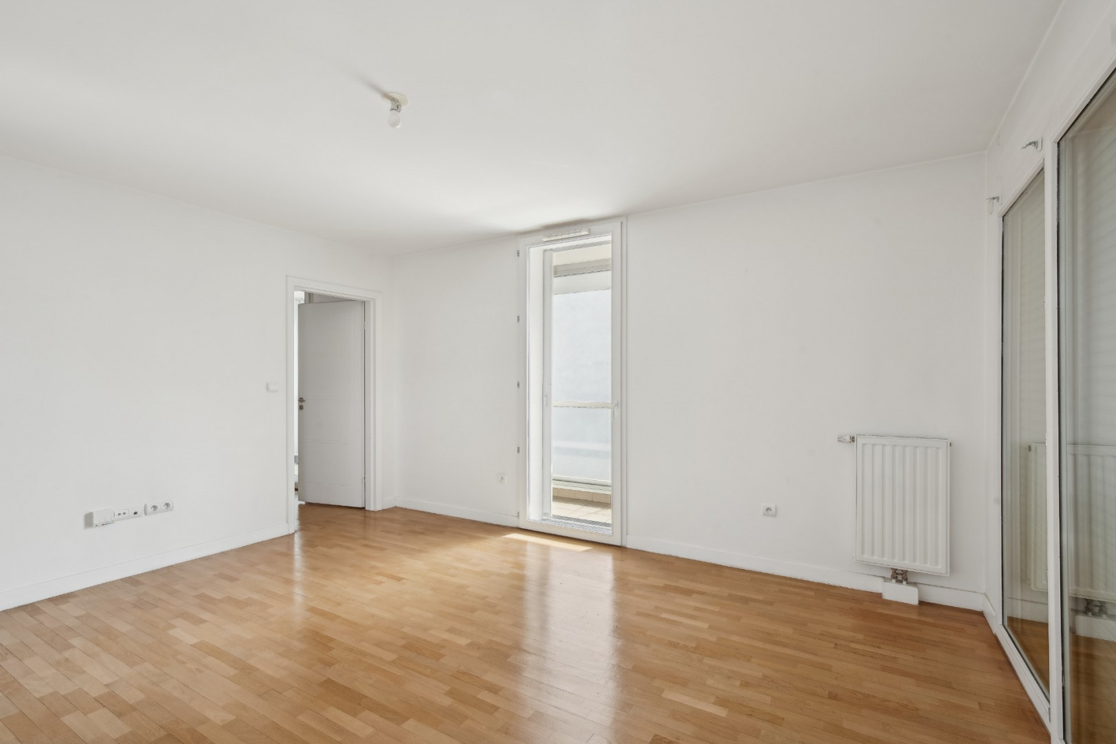 
                                                Vente
                                                 Appartement 3 pièces avec balcon + Parking