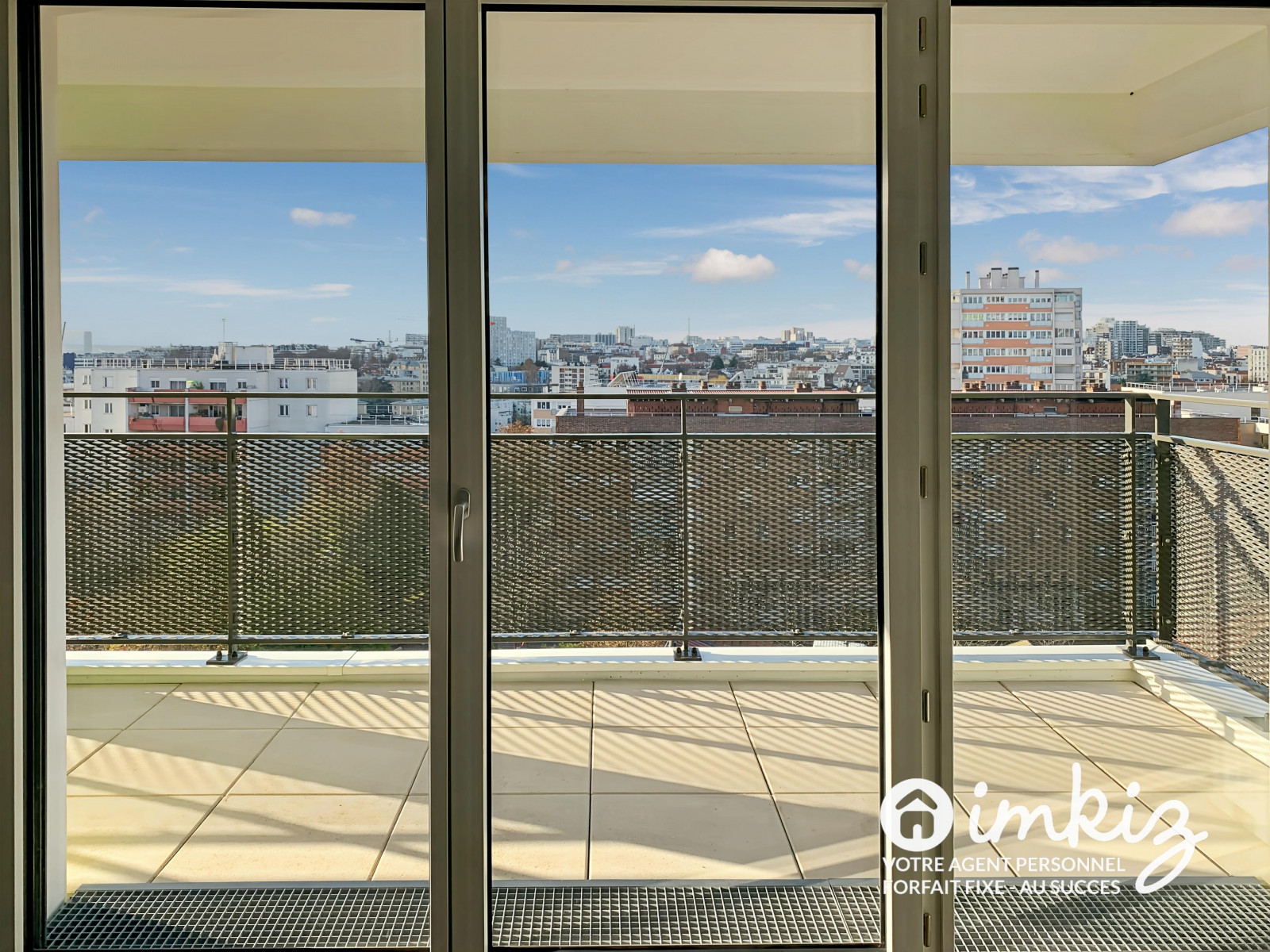 
                                                Vente
                                                 Appartement 3p  avec loggia vue sur la Tour Eiffel