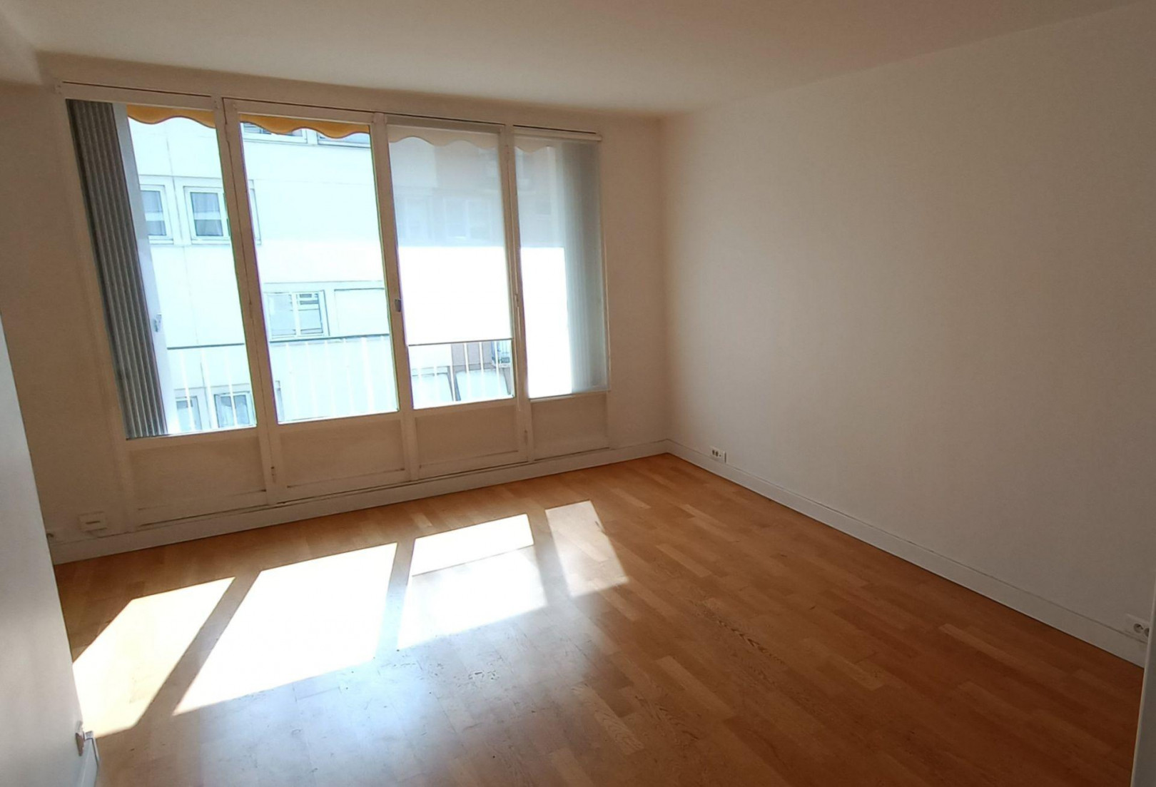 
                                                Vente
                                                 Appartement 4 pièces