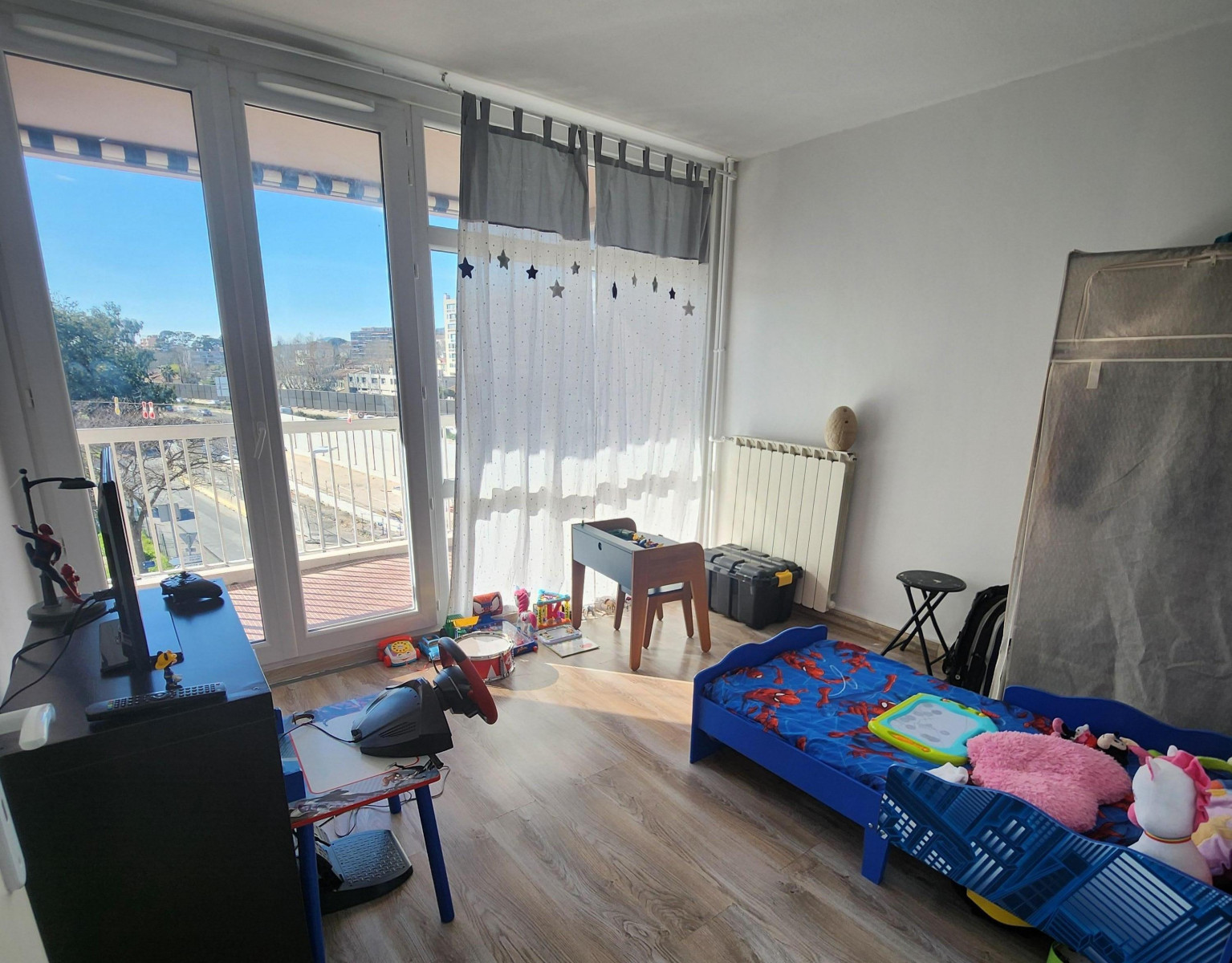 
                                                Vente
                                                 Appartement 4 pièces 75 m²  Toulon Est