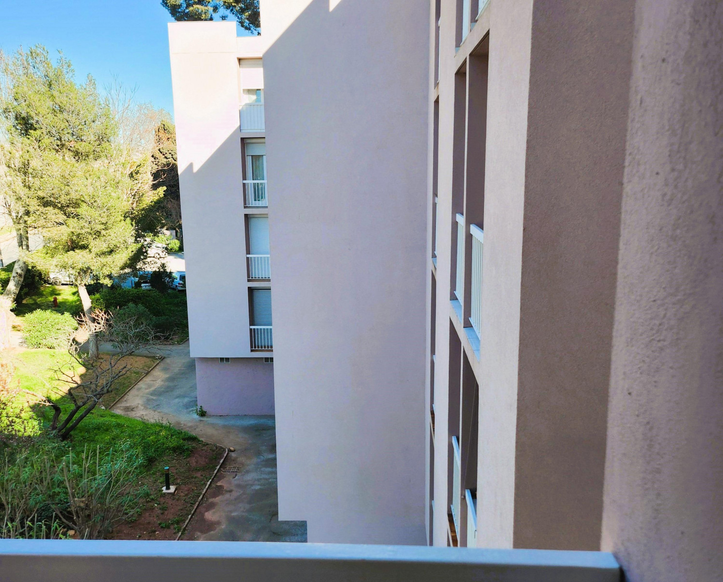 
                                                Vente
                                                 Appartement 4 pièces 75 m²  Toulon Est