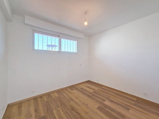 
                                                Vente
                                                 Appartement 4 pièces, 78 m2 Mont Boron