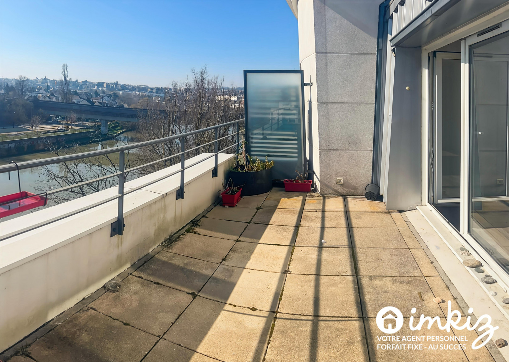 
                                                Vente
                                                 Appartement 4 pièces avec terrasse sans vis à vis