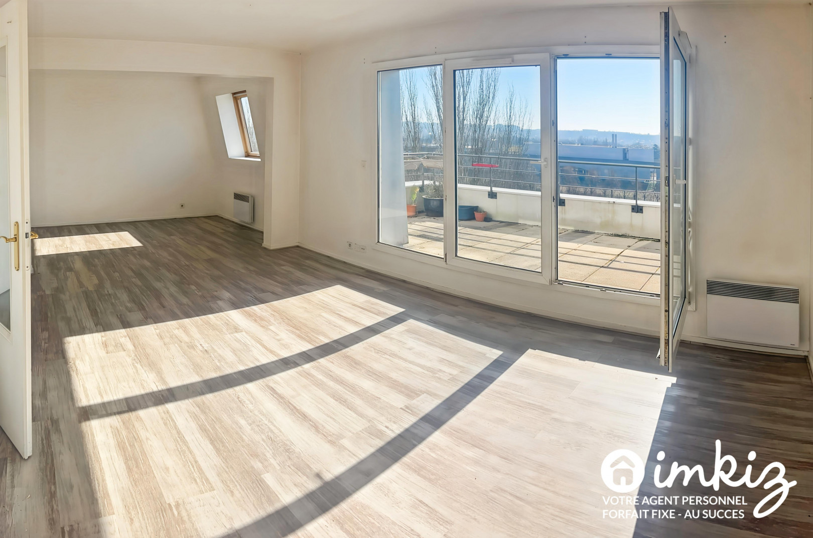 
                                                Vente
                                                 Appartement 4 pièces avec terrasse sans vis à vis