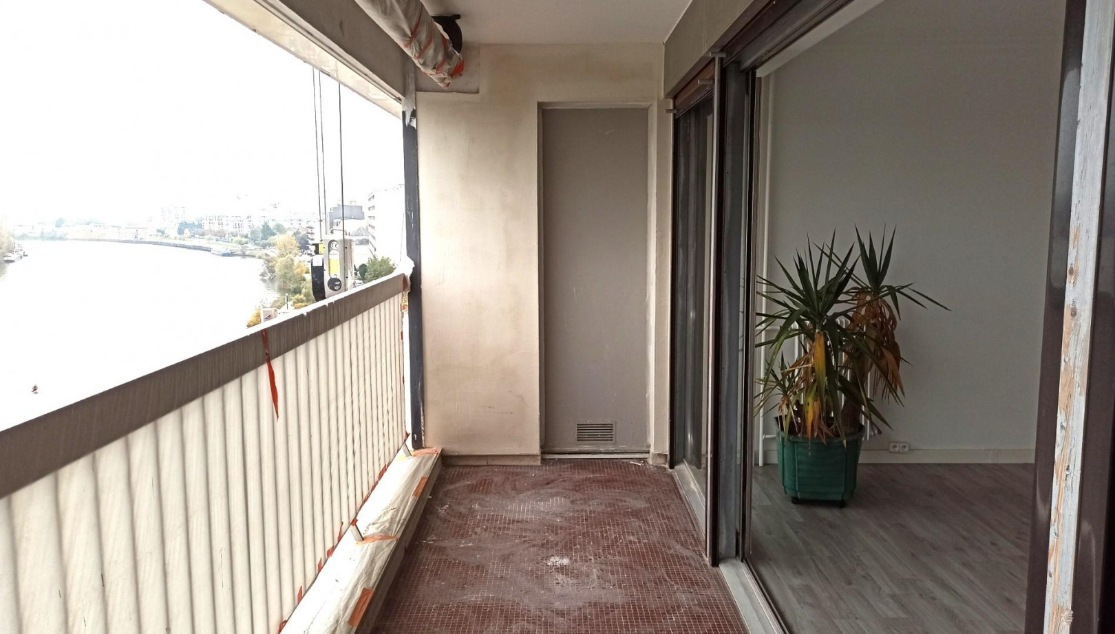 
                                                Vente
                                                 Appartement 4 pièces avec vue imprenable