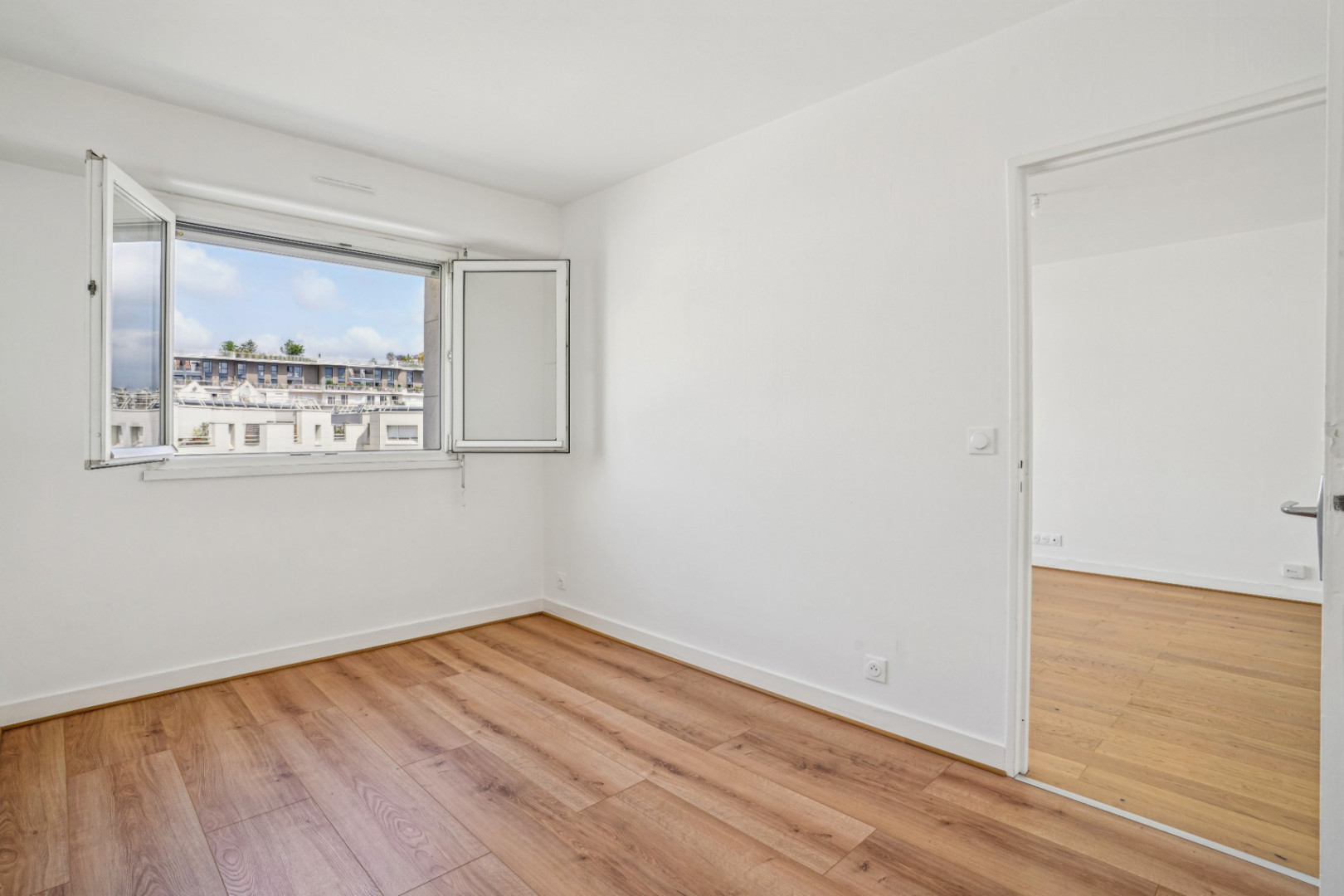 
                                                Vente
                                                 Appartement 43 m² - CLICHY