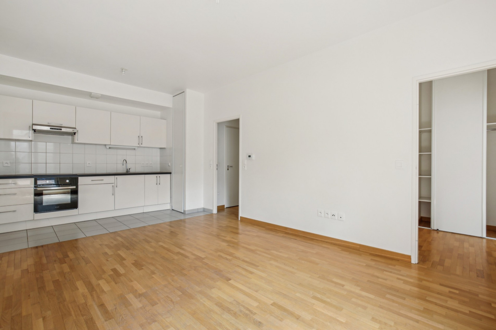 
                                                Vente
                                                 Appartement 48 m² - Hyper Centre Bordeaux