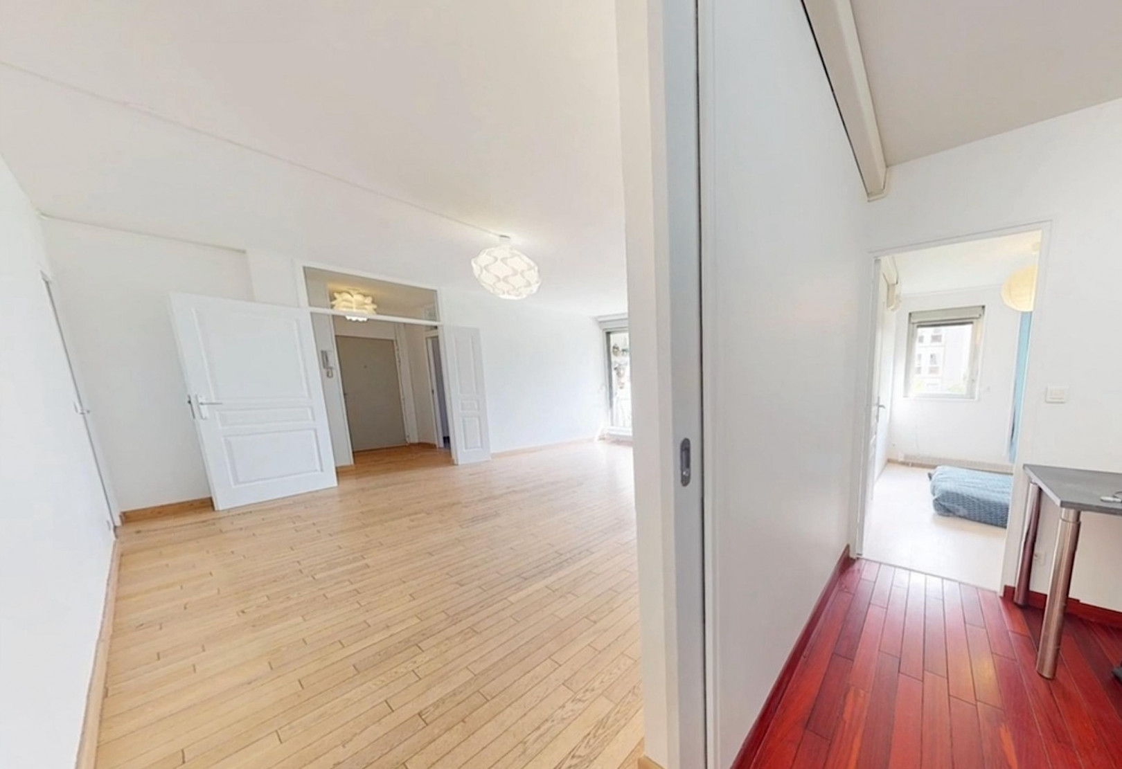 
                                                Vente
                                                 Appartement 5 pièces avec balcon - 4 chambres