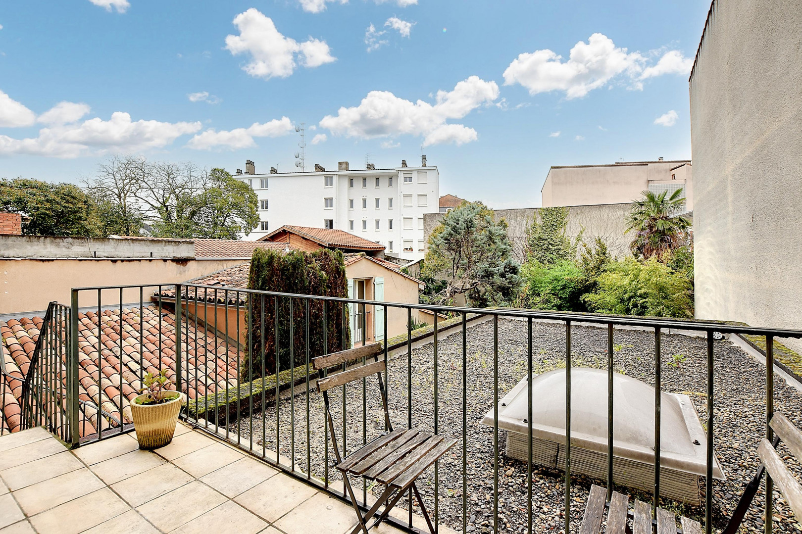 
                                                Vente
                                                 Appartement 5 pièces avec terrasse au calme