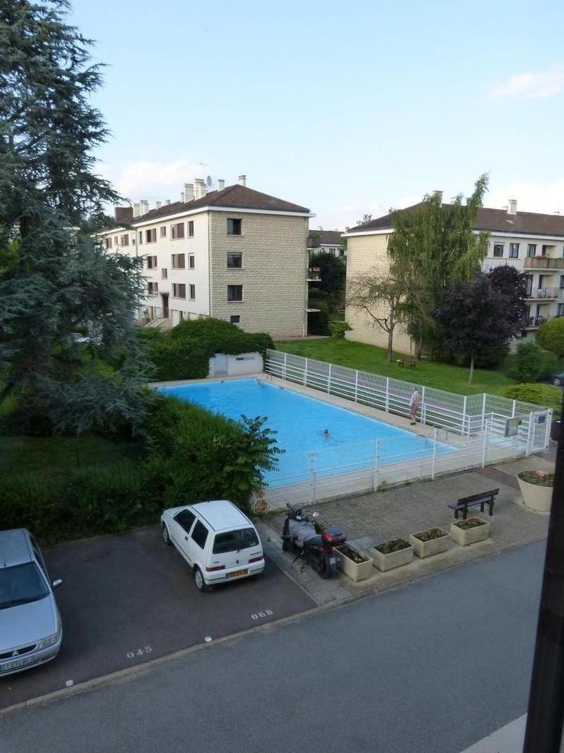 
                                                Vente
                                                 Appartement 5 pièces dans résidence avec Piscine