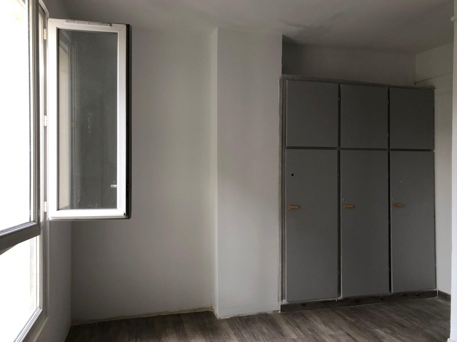 
                                                Vente
                                                 Appartement 5 pièces en Triplex sur jardin