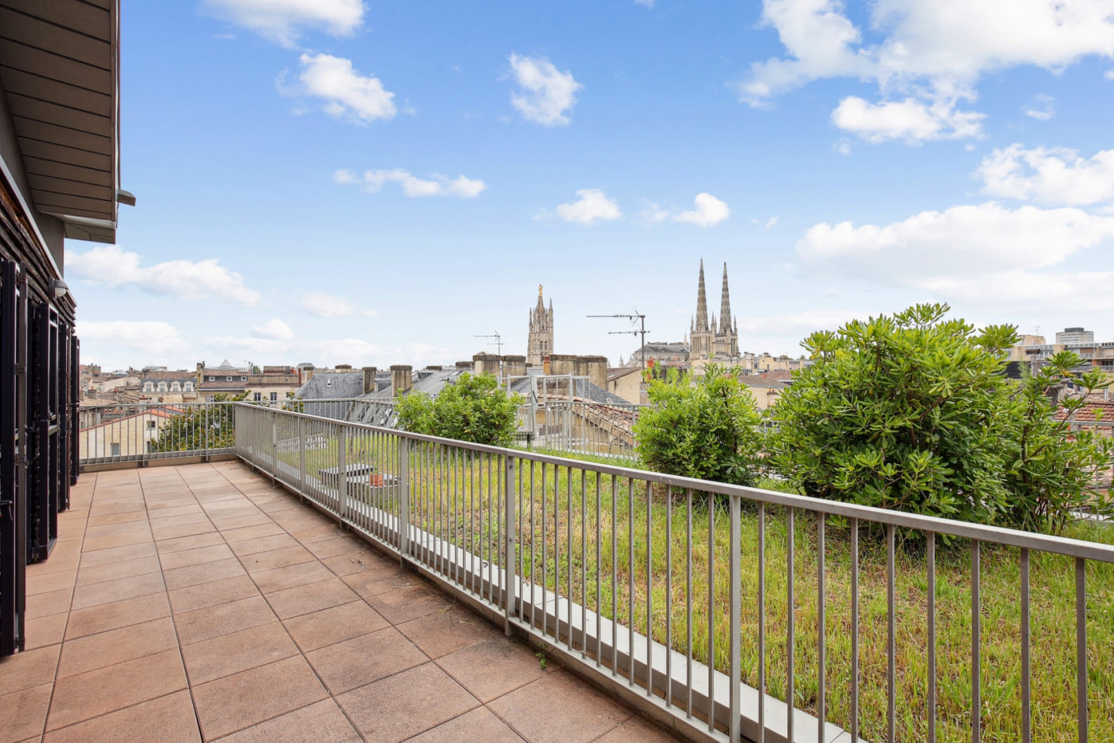 
                                                Vente
                                                 Appartement 62 m² - Hyper Centre Bordeaux