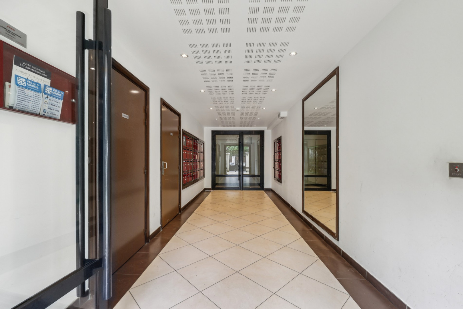 
                                                Vente
                                                 Appartement 63 m² - Le Plessis-Trévise