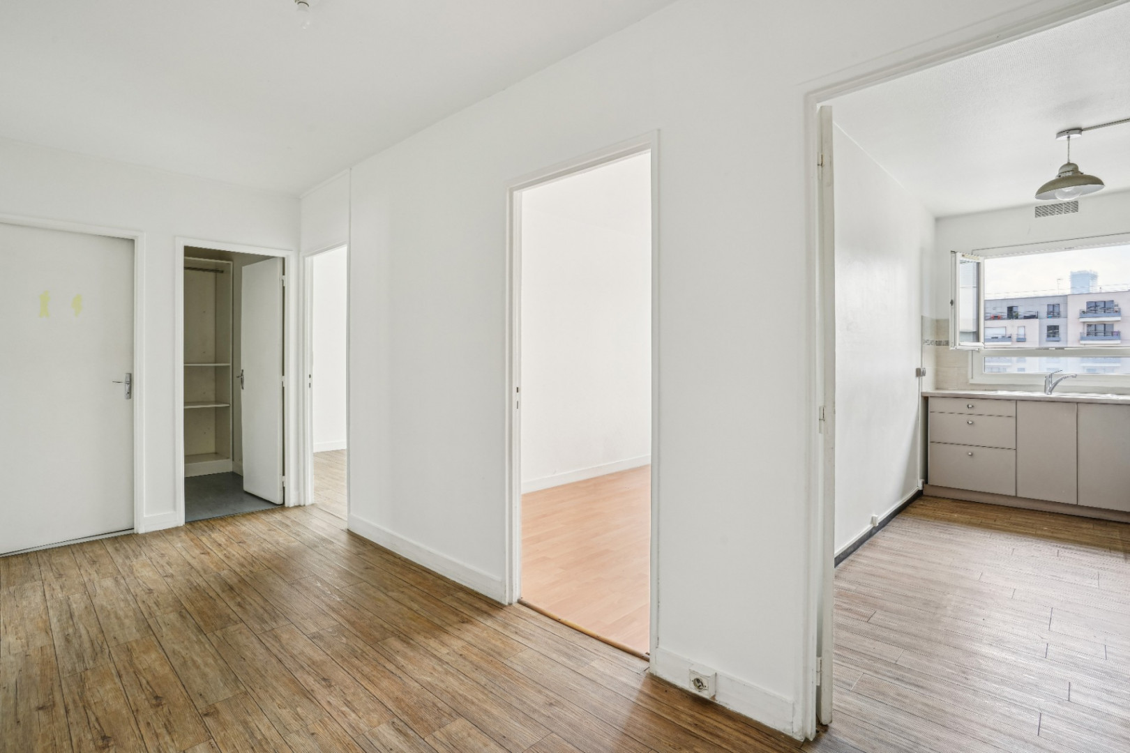 
                                                Vente
                                                 Appartement 67 m² - CLICHY