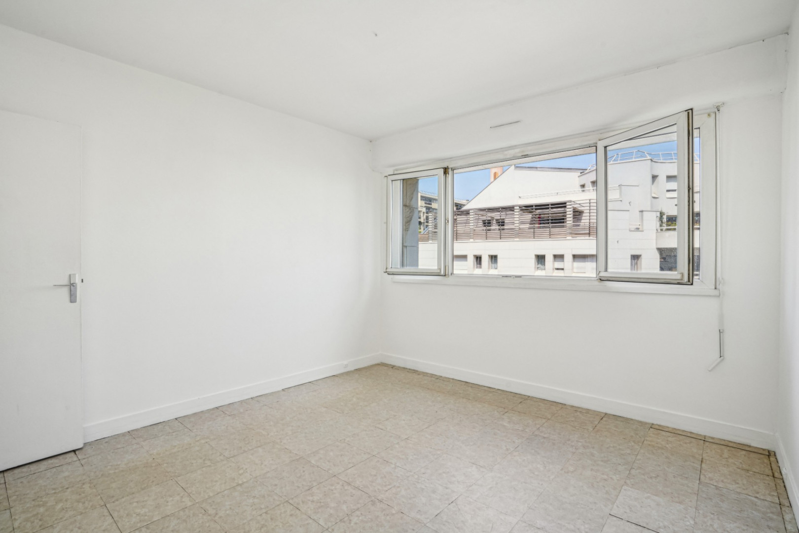 
                                                Vente
                                                 Appartement 67 m² - CLICHY