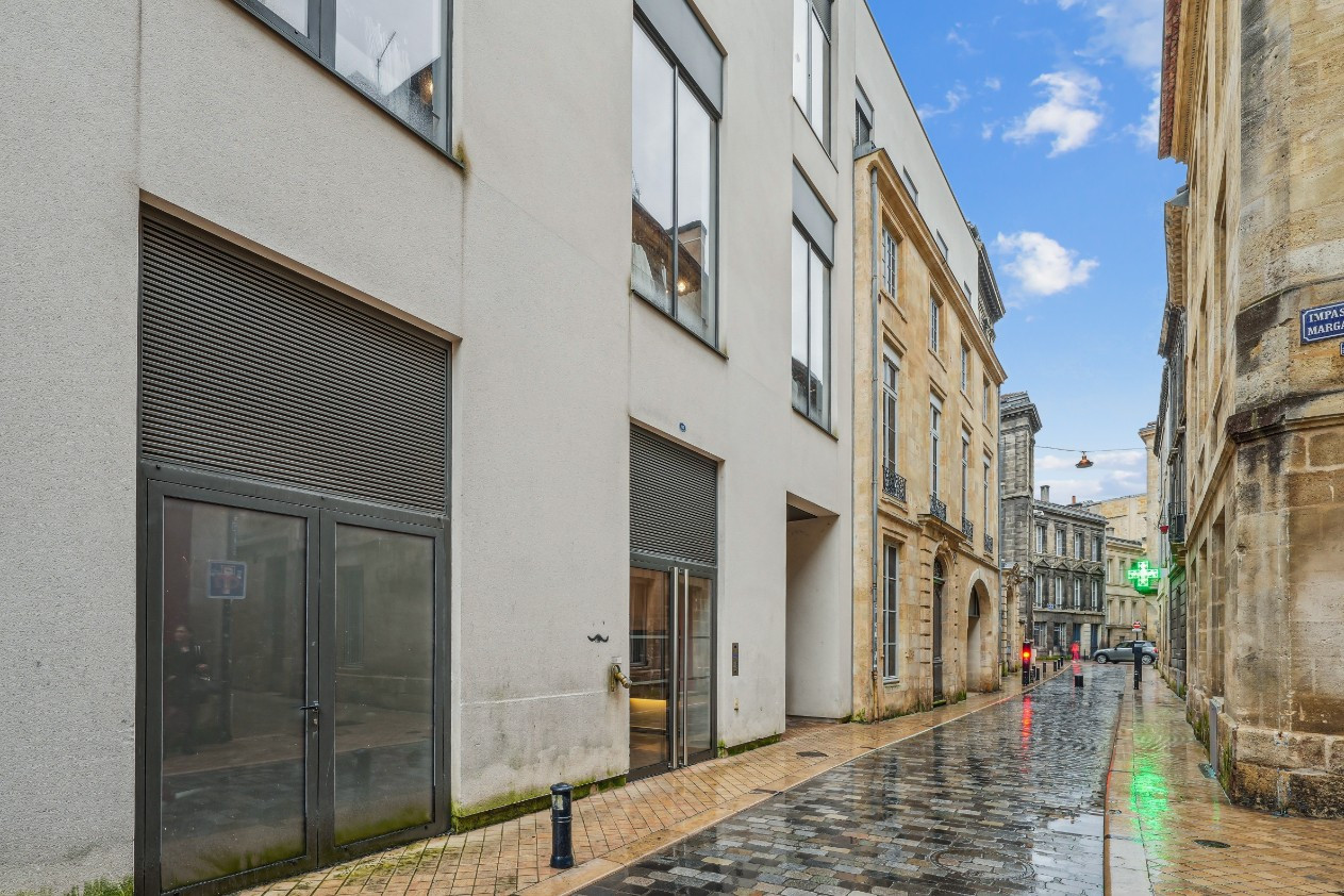 
                                                Vente
                                                 Appartement 71 m² - Hyper Centre Bordeaux