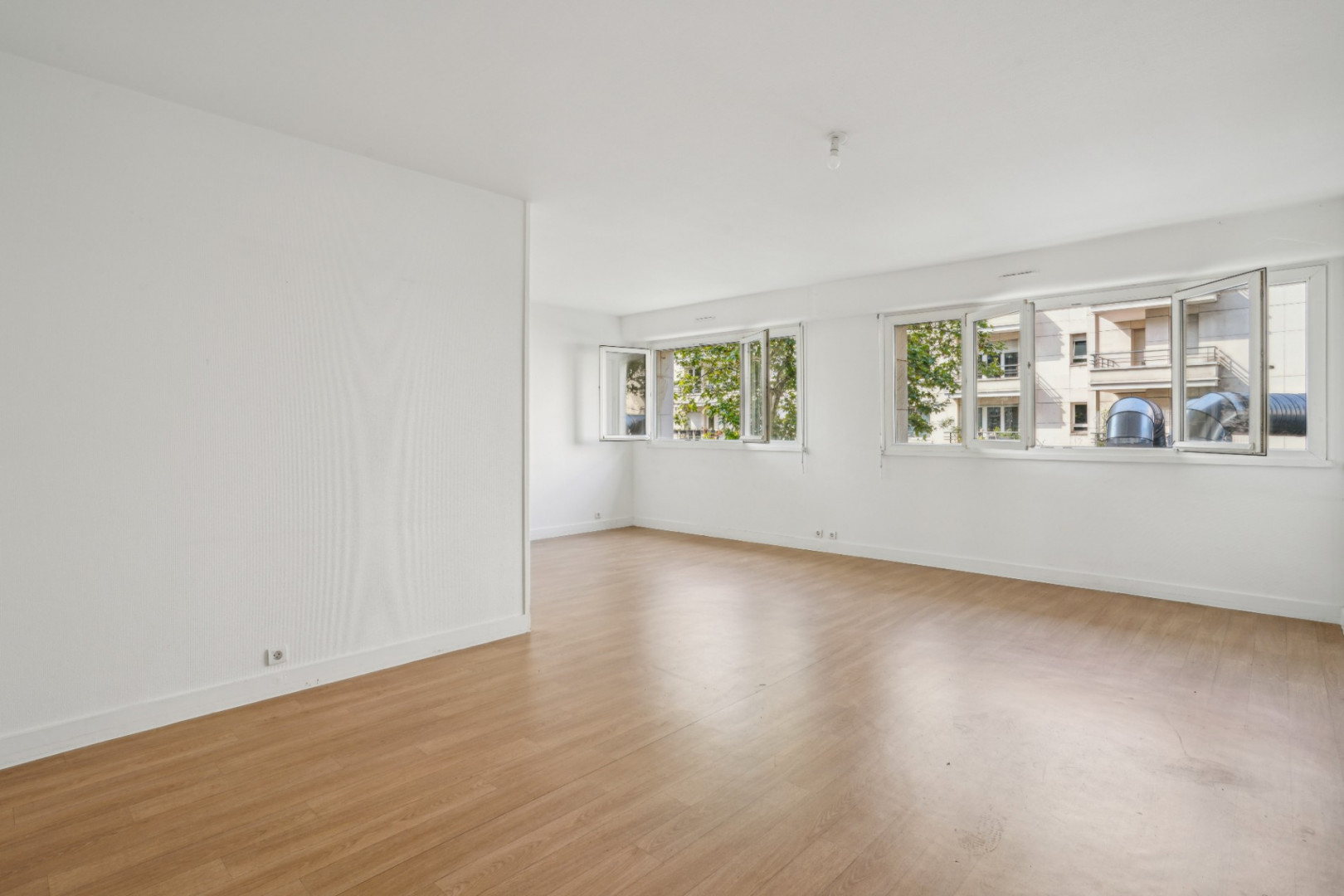 
                                                Vente
                                                 Appartement 92 m² - CLICHY