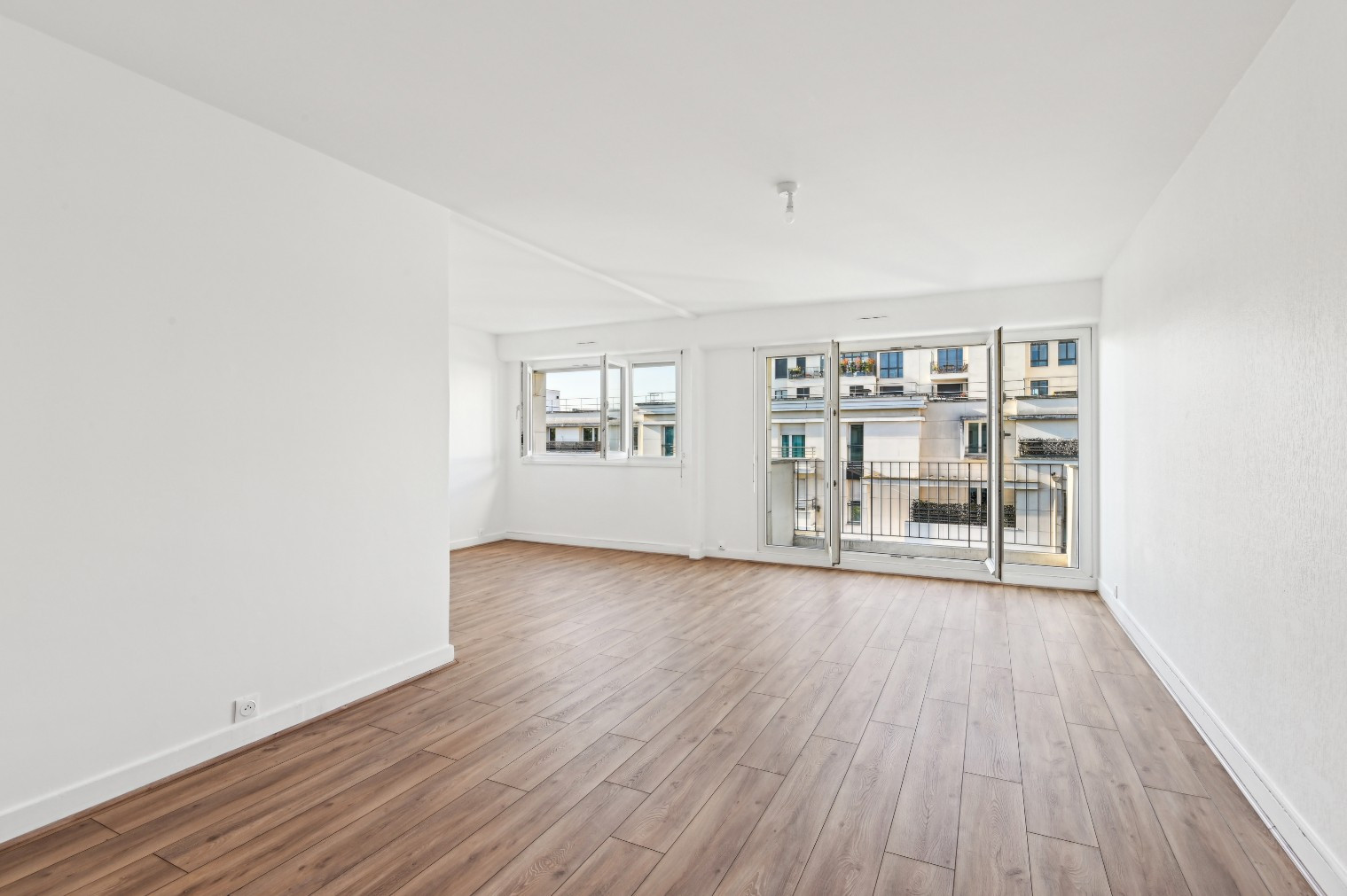 
                                                Vente
                                                 Appartement 92 m² - CLICHY