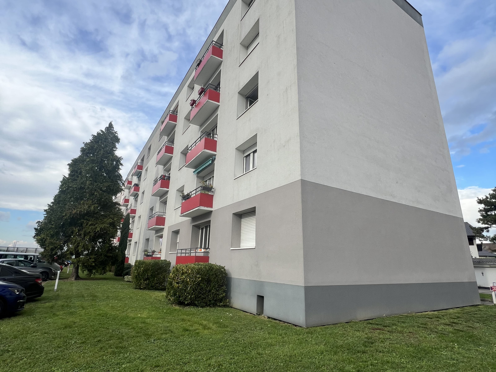 
                                                Vente
                                                 Appartement 95,02 m² avec Balcon, & Garage.