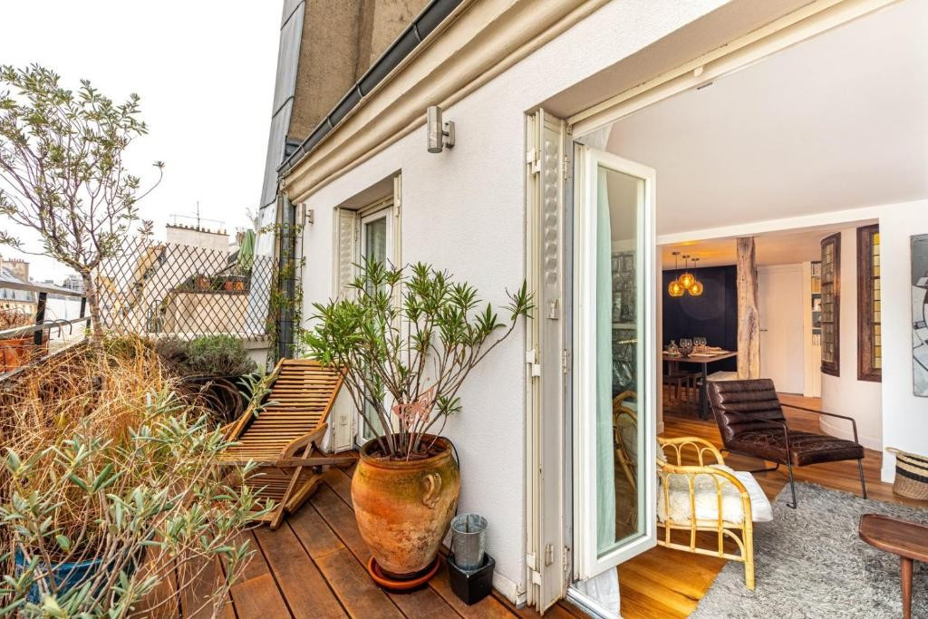 
                                                Location
                                                 Appartement  a plein ciel au cœur de Paris