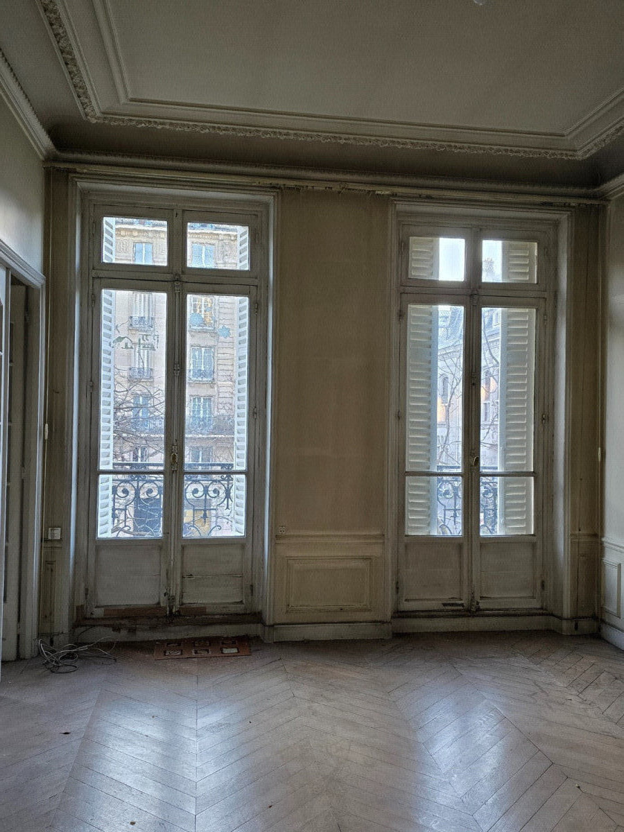 
                                                Vente
                                                 Appartement à rénover de 101 m² à Paris 5