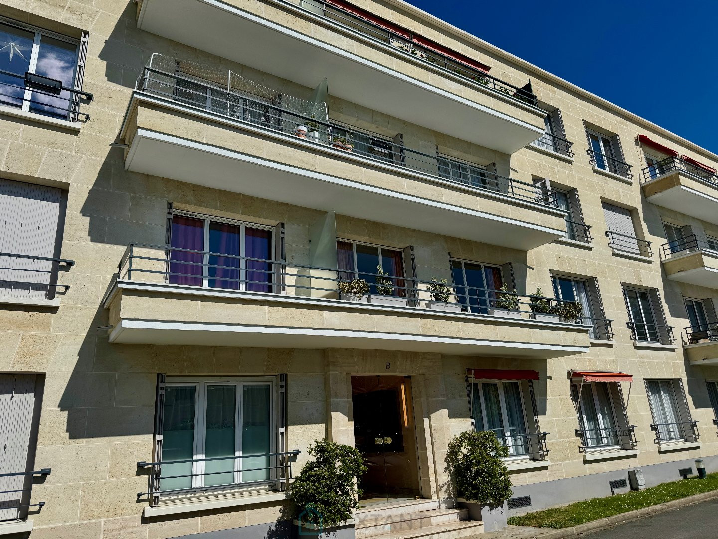 
                                                Vente
                                                 Appartement avec parking et balcon