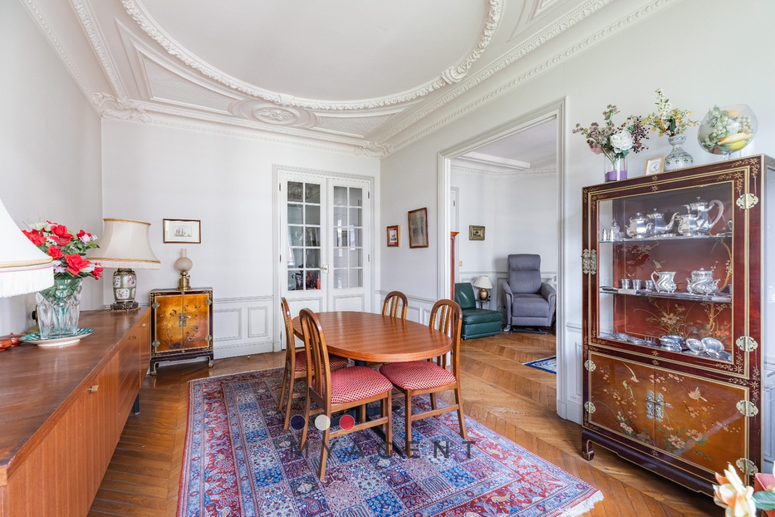 
                                                Vente
                                                 Appartement raffiné avec charme de l’ancien