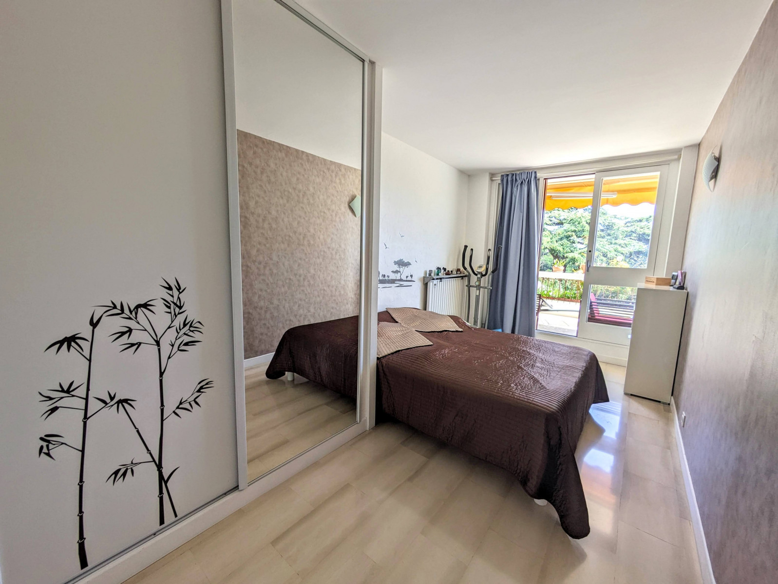 
                                                Vente
                                                 Appartement Dernier Etage Parc Coromandel 3 pièces Vue Mer